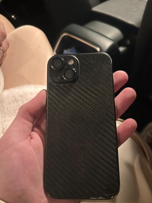 Vând iphone 15 foarte bine intretinut