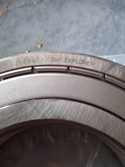 Продам подшипник 6218