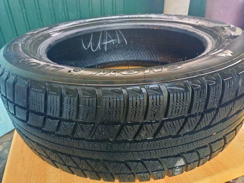 Шины  зимние колесо