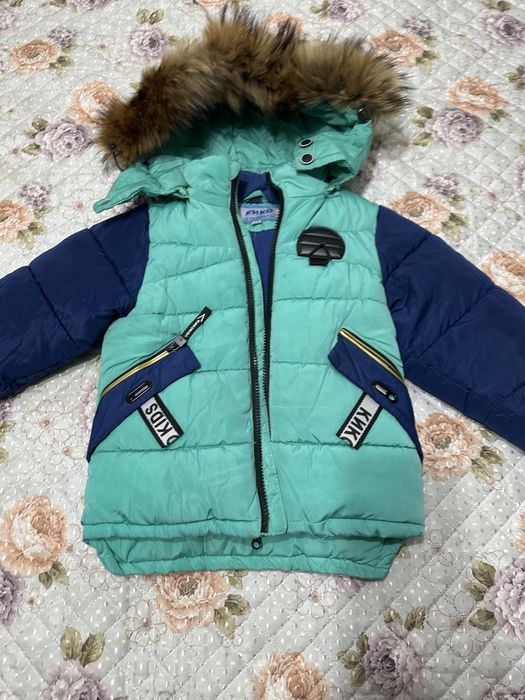 Продам детскую куртку