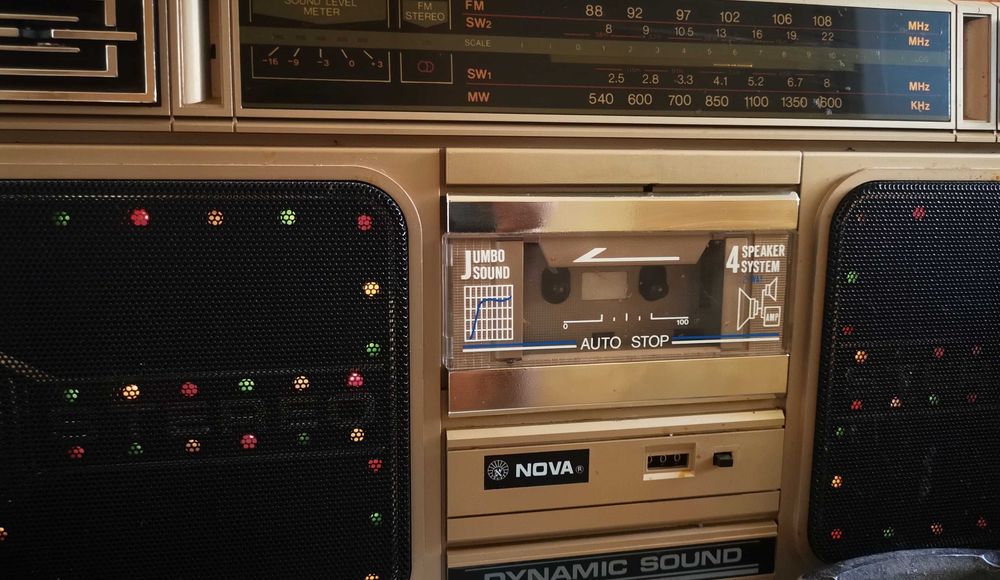 Radiocasetofon boombox NOVA RX-565DL Disco Light muzică de colecție