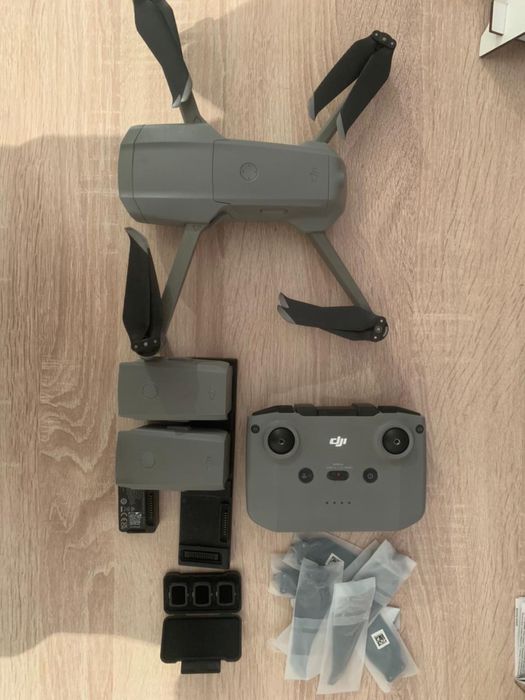Дрон DJI Mavic Air 2 Fly More Combo серый