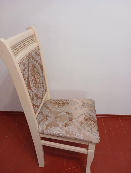 Продам деревянные стулья