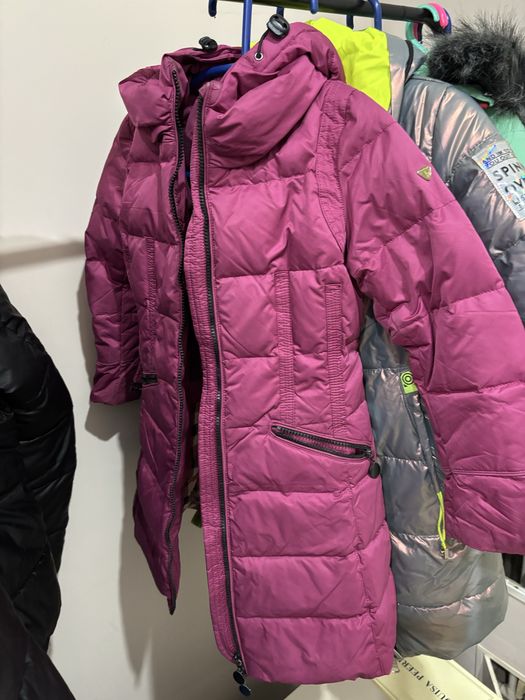 Продам куртки на девочек