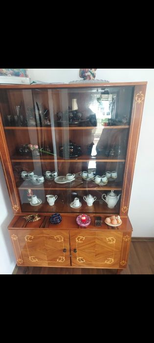 Vitrina foarte veche
