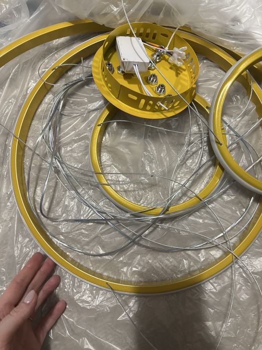 Люстра новая led