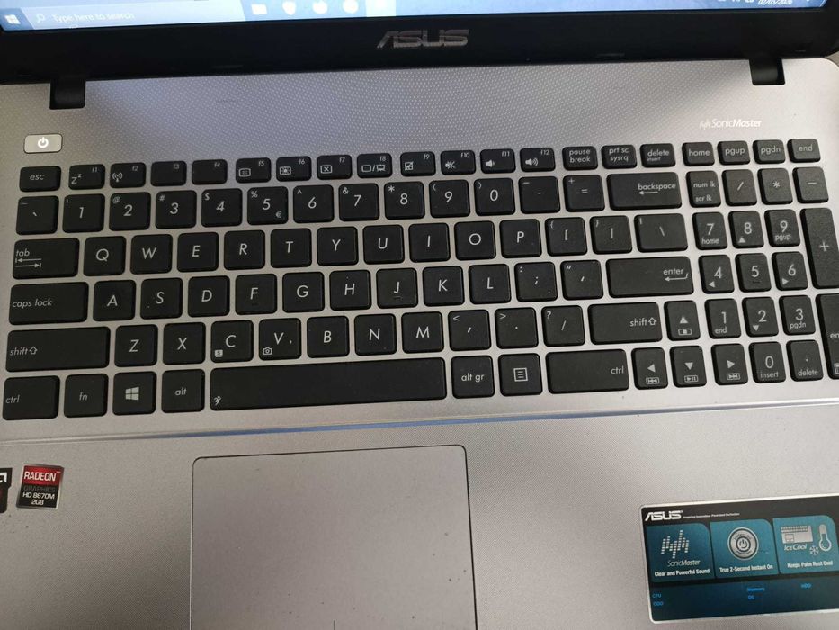 Laptop ASUS X550DP amd A10 ram 8GB hdd 1TB