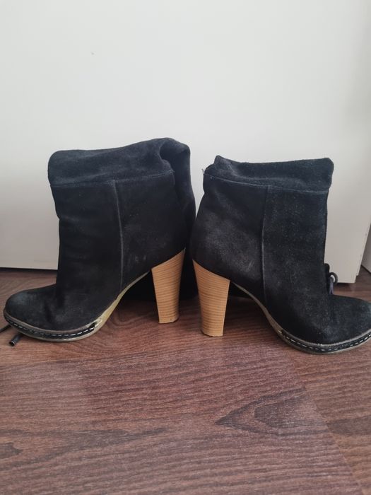 Cizme lungi, piele intoarsa, marimea 37, cu toc