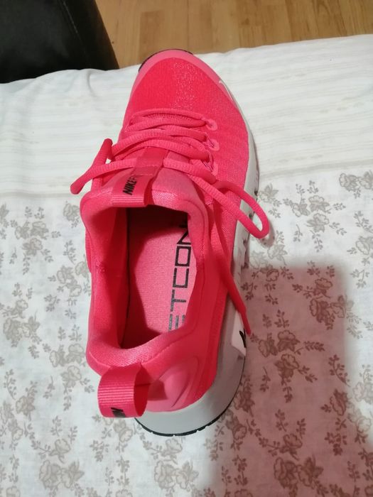 Adidas nike noi usori