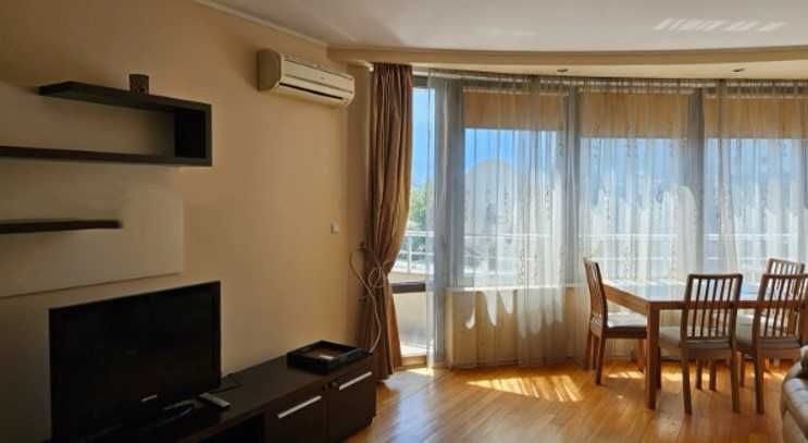 Дава се под наем Тристаен апартамент в София, Изток - 120 кв.м за 999 € - Снимка #1