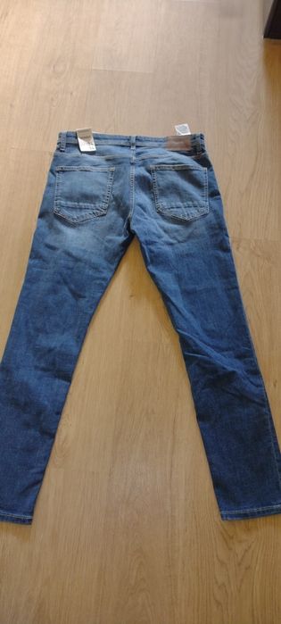 Blugi de bărbați Noi