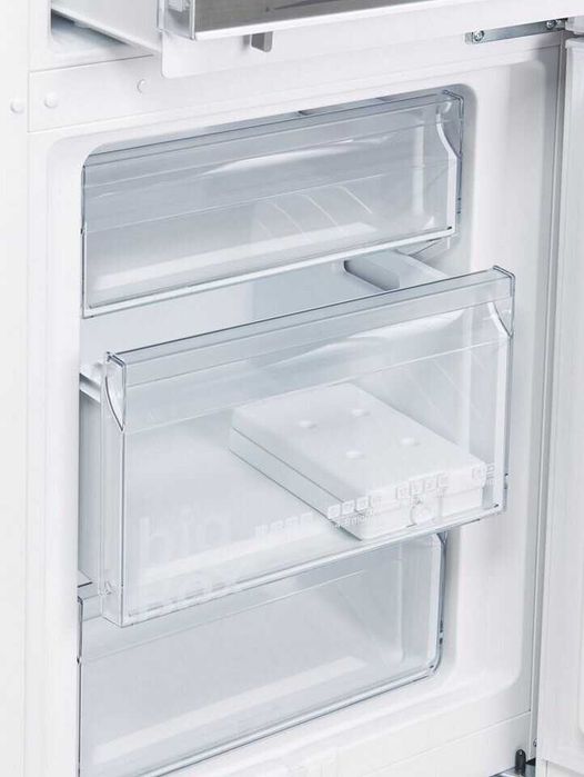 Хладилник с фризер SIEMENS KG39EAWCA 201см.