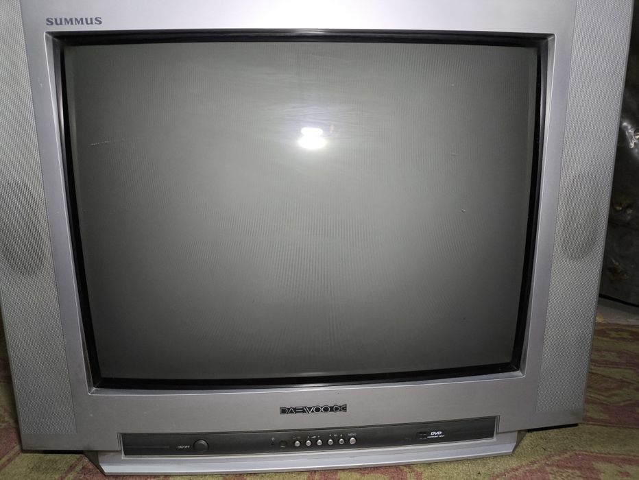 Продам телевизор Daewoo на запчасти