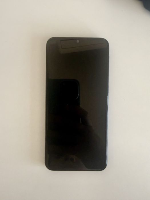Samsung Galaxy A20e – stare foarte bună, complet funcțional