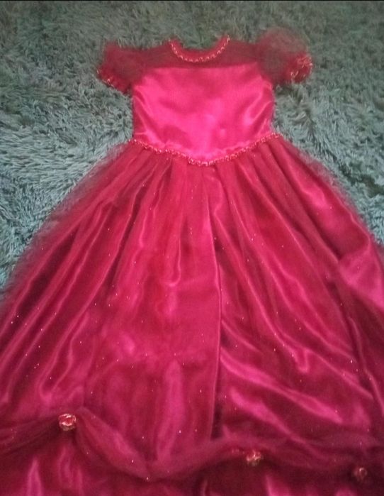Платья нарядные на 6-7 лет
