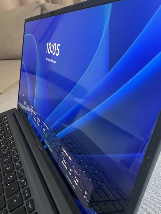 ASUS Vivobook 15X OLED M1503QA – Ryzen 7 / 8GB / 512GB SSD