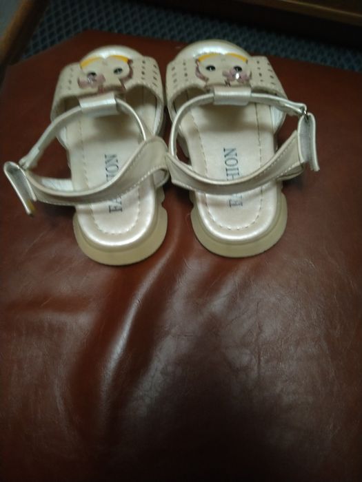 Детские сандали на девочку