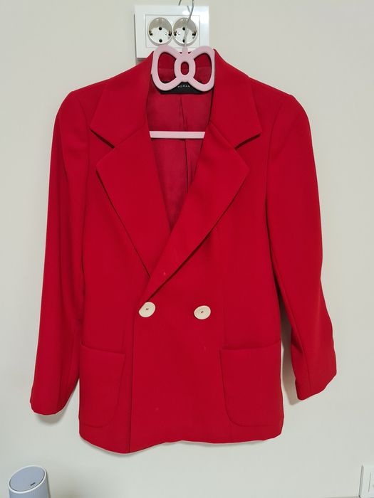 Шапки, Блейзър Zara, Liu Jo, Bershka