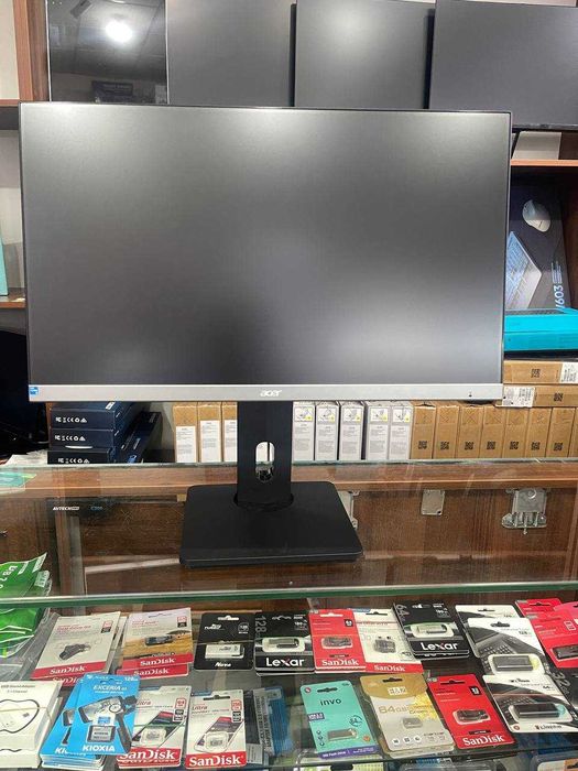 Acer Veriton A810 All-in-One i3-N305 8GB 512GB 24'' ips