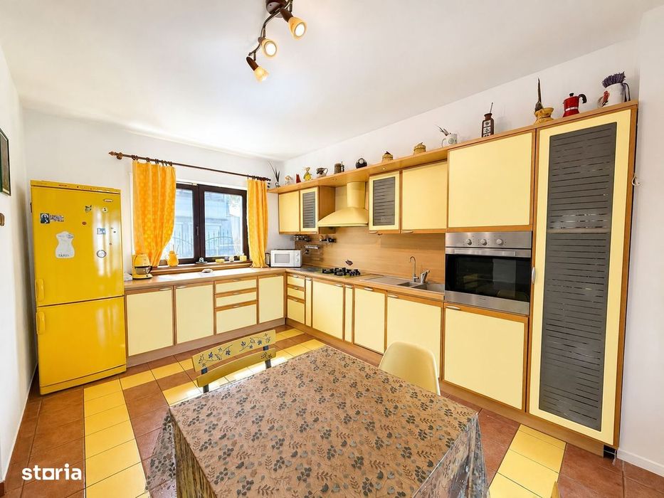 Casă cu 4 camere, priveliște panoramică, terasă, grădină si foisor