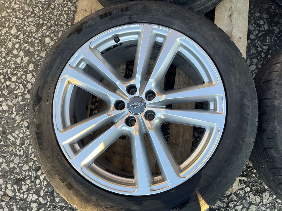 Джанти за Audi Q7 4M0601025 H 9J 20'' Zoll ET33 A6 A7 A8 имат и гуми