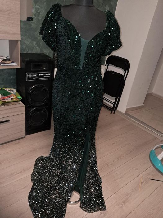 Rochie verde inchis de seara purtata o singura data ca noua