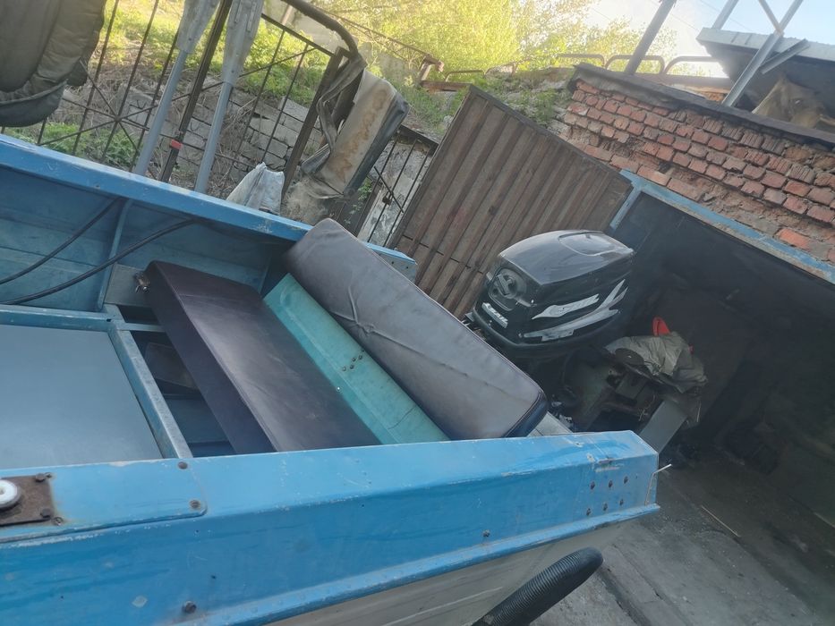 Продам Лодка с мотором