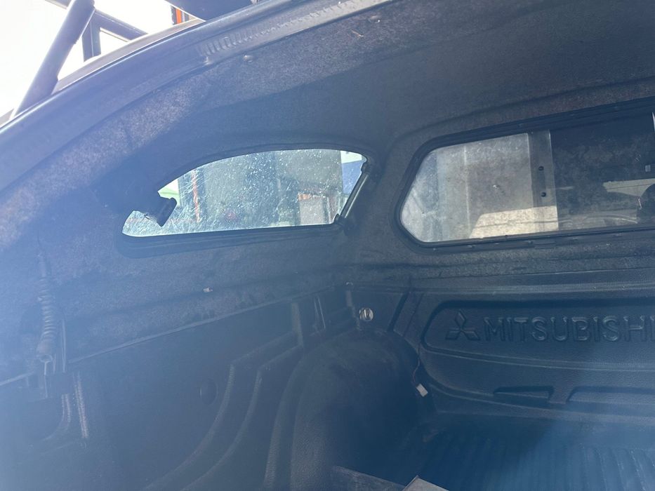 леген/протектор/корито за кош на mitsubishi l200