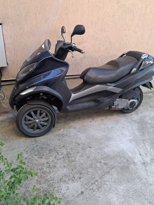 Scuter Piaggio MP3, 250 cc
