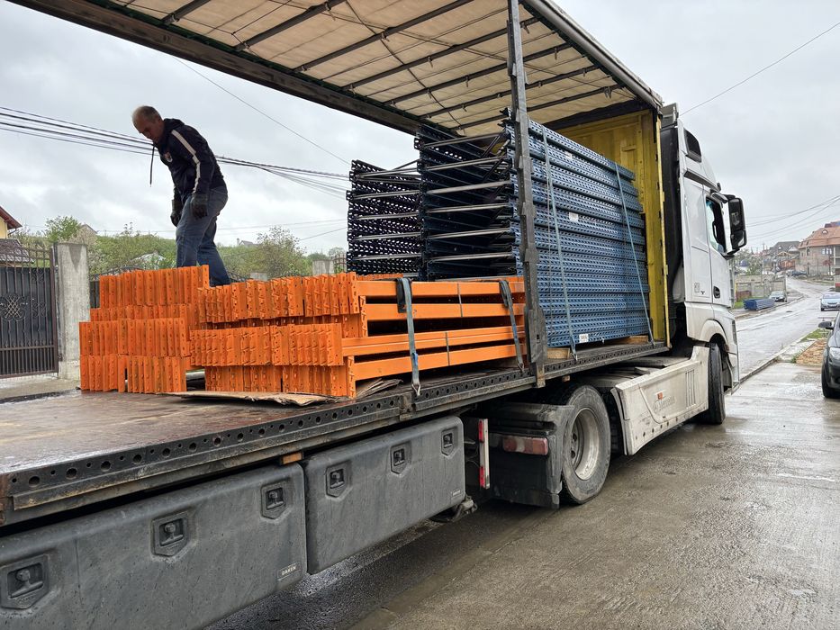 Rafturi metalice platforma