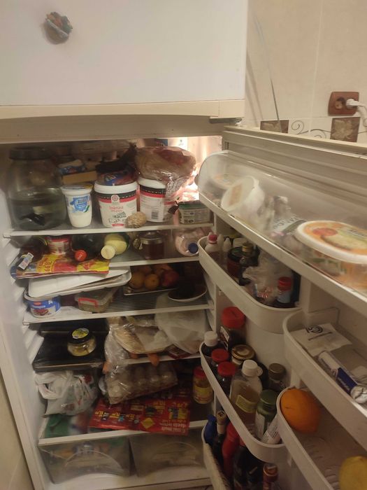 Vând două frugiderea. Indesit, Beko. Funcționează bine .