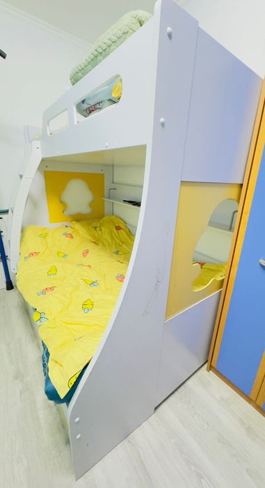 Детская двухярусная кровать