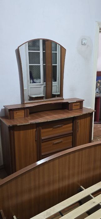 Мебель Кравать шкаф трюмо