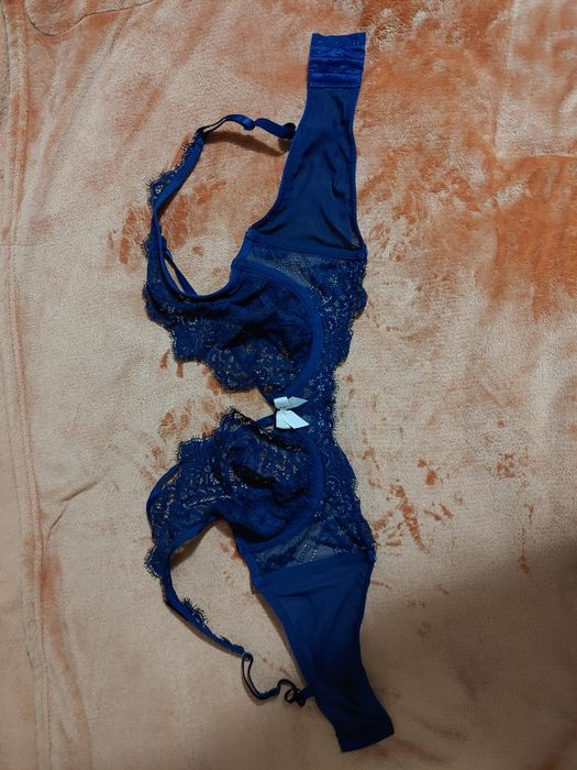 Сутиени и комплекти. Различни модели.