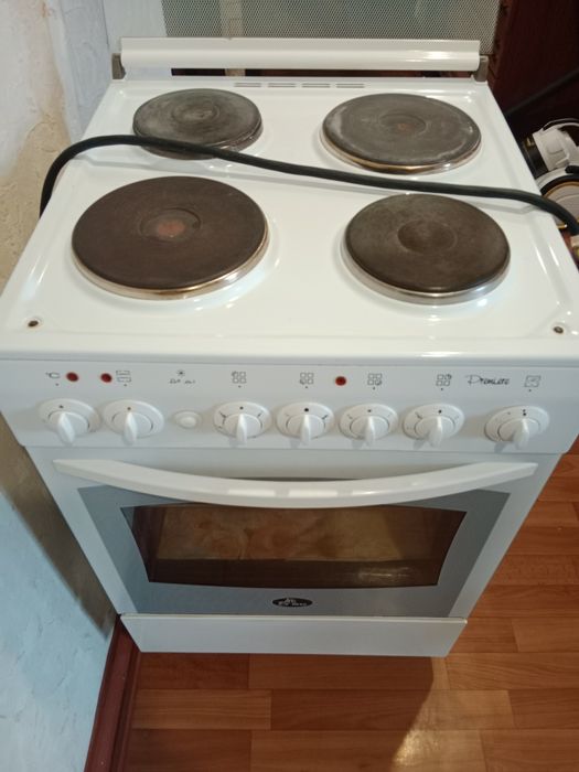 Продам электроплиту.