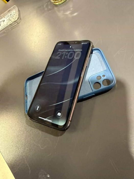 Vând iphone 11 capacitate 128 gb