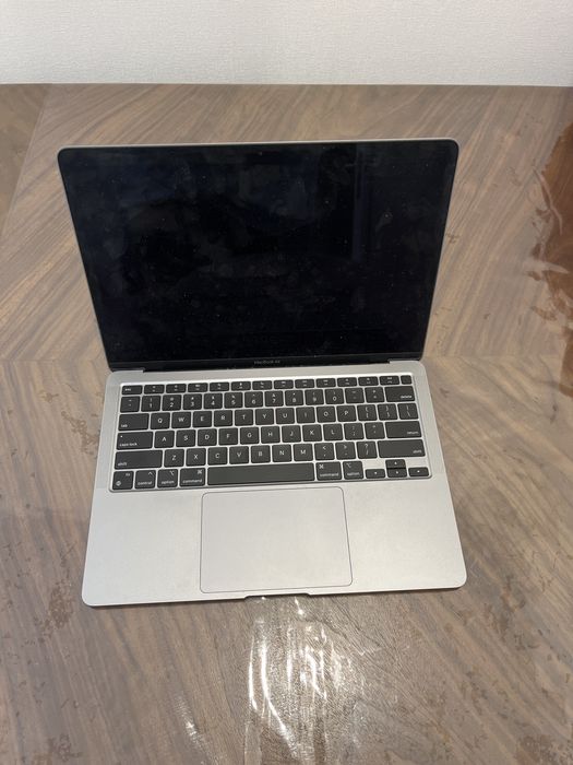 MacBook Air 13” M1 (2020) — Отличное состояние!