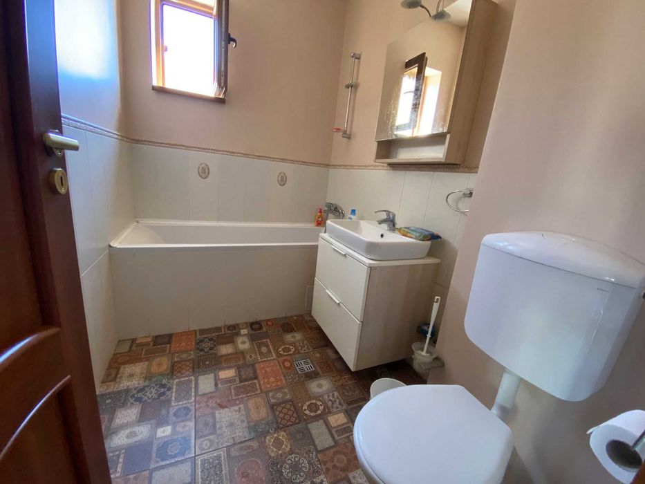 Închiriez apartament cu 4 camere in Complex la 5 minute de Uvt