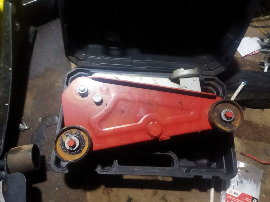 Домкрат 2,5 тонны