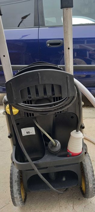 Професионална водоструйка karcher,въртящо рамо и пистолет.