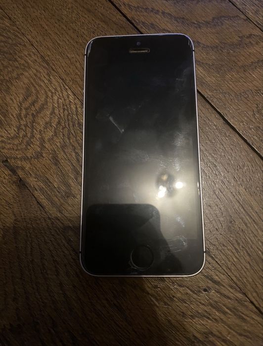 iPhone SE 64 GB 76% battery 2016
