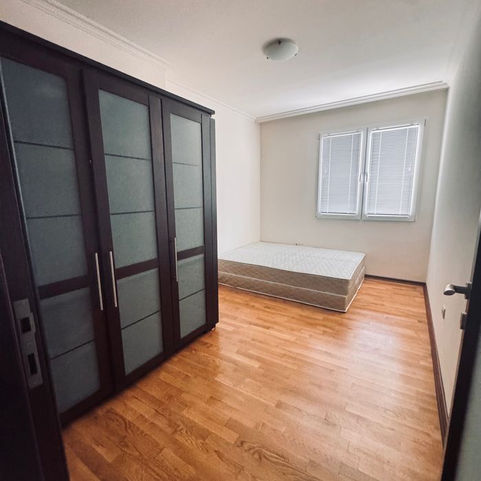 Дава се под наем Тристаен апартамент в София, Център - 90 кв.м за 847.62 € - Снимка #5