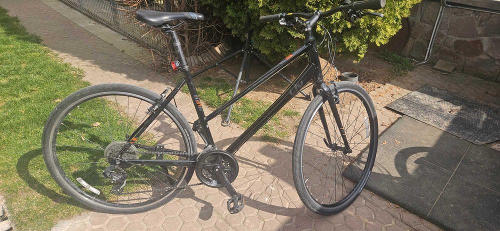 Bicicleta cadru aluniniu