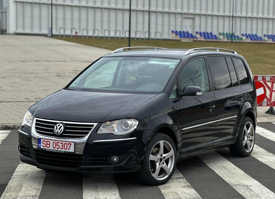 Volkswagen Touran Facelift 2.0TDI - An 2008 / Recent adus