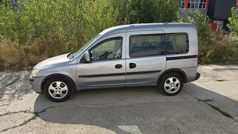 Opel Combo 2010 година 1.6 94 коня