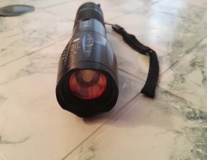 Мощен LED Фенер, прожектор, модел V6