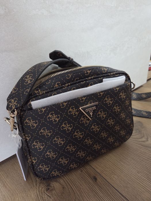 Дамска чанта guess