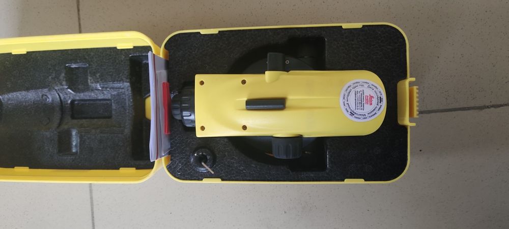 Нивелир Leica NA 324