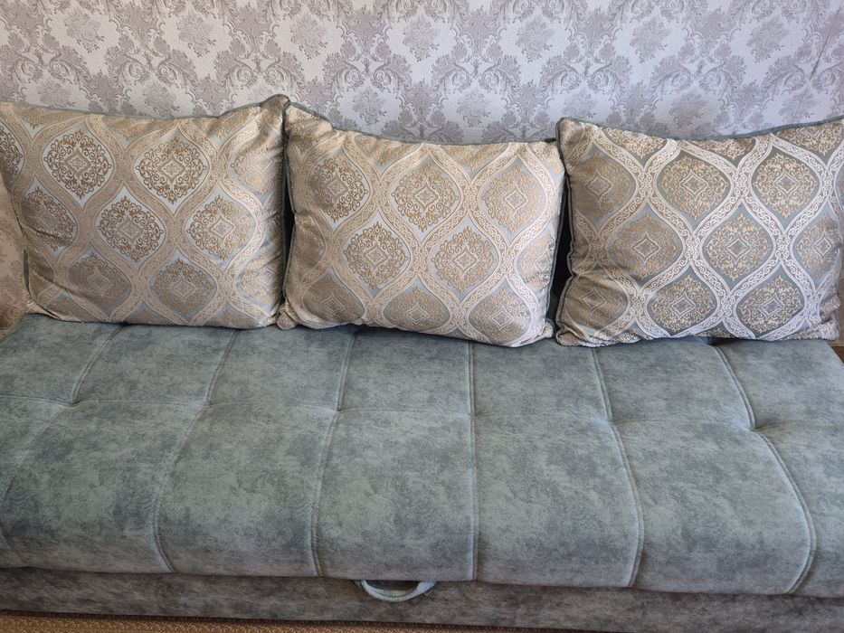 Диван б/У В хорошем состоянии