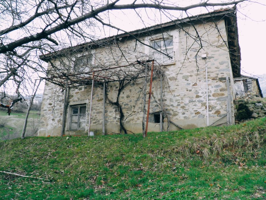 Продава се Къща в с. Вишнево, Област Смолян - 120 кв.м за 128 €/кв.м - Снимка #1